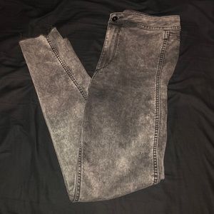 High waisted gray super skinny jean.